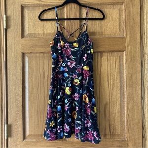 5/$15 Fortune+Ivy Stretchy Black Floral Dress Medium